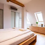 Victus Apartamenty, Royal شقة *
